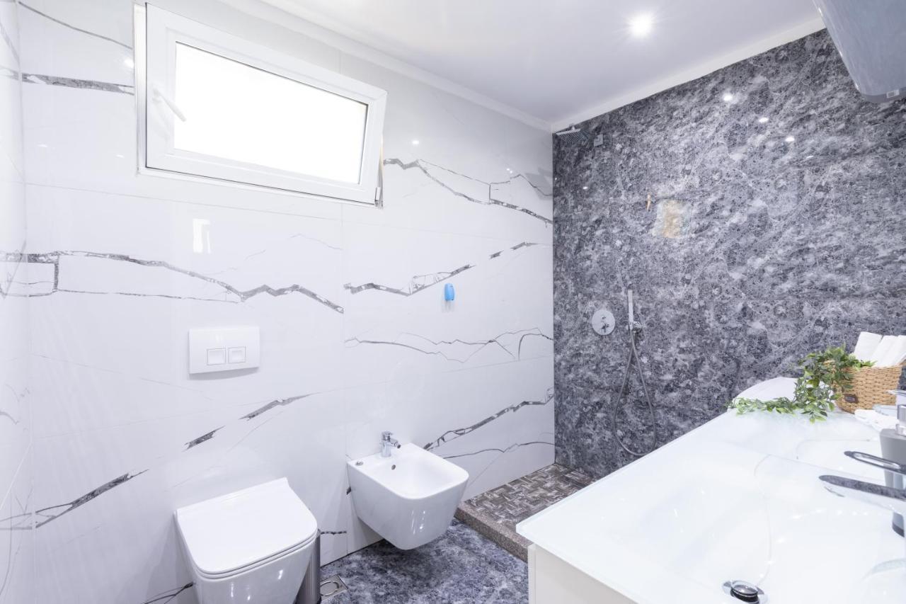 Exclusive 2 Bedrooms 公寓 Tirana