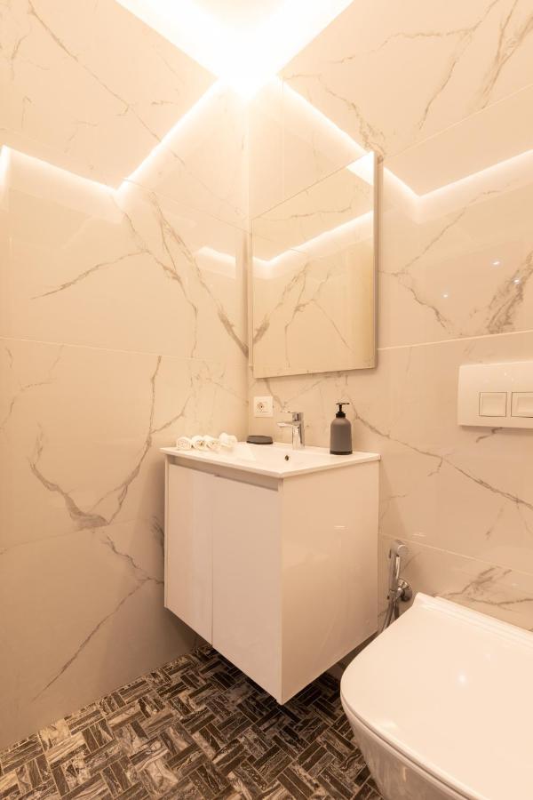 Exclusive 2 Bedrooms *